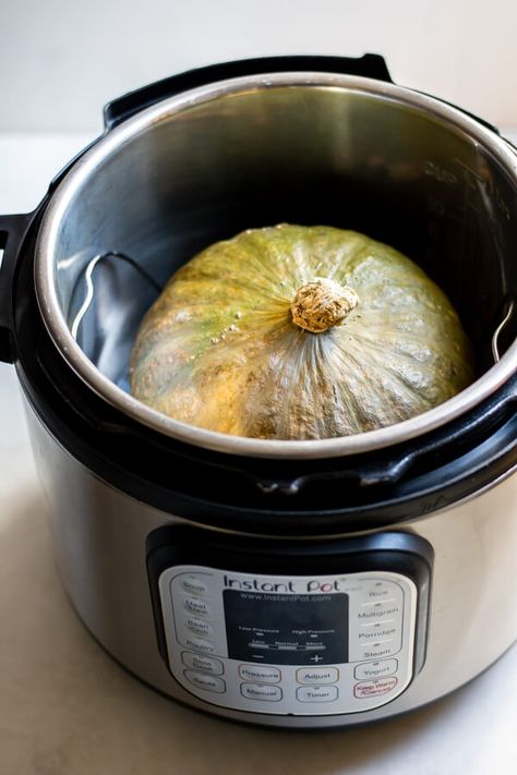 Instant Pot Kabocha Squash - Abra's Kitchen Instant Pot Pumpkin, Soup Pumpkin, Spiced Pumpkin Soup, Pumpkin Lasagna, Pumpkin Puree Recipes, Pumpkin Spice Bread, Recipes Instant Pot, Multi Cooker, Kabocha Squash