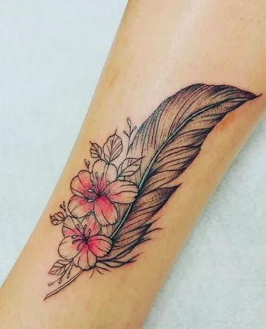 Feather Tattoo Ideas, Tatuaje Cover Up, Indian Feather Tattoos, Freedom Tattoos, Native Tattoos, Feather Tattoo Design, Geniale Tattoos, Forearm Tattoo Women, Lace Tattoo