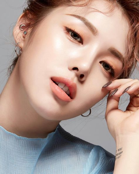 Pony park hye min make up ★$★ Pony Effect Makeup, Pony Effect, Pony Makeup, Korean Makeup Tips, Korean Beauty Tips, Korean Makeup Look, Korean Beauty Secrets, Korean Makeup Tutorials, Makeup Korean