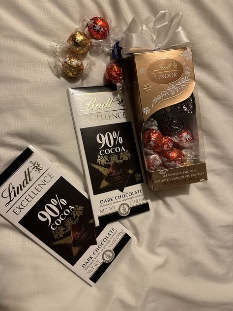 Lindor Chocolate Aesthetic, Lindt Chocolate Aesthetic, Lindt Dark Chocolate, Chocolate Aesthetic, Lindor Chocolate, Lindt Lindor, Lindt Chocolate, Chocolate Assortment, Chocolate Truffles