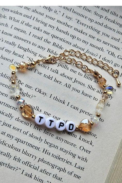 Taylor Swift bracelets Eras Tour Birthday Party, Friendship Bracelet Taylor Swift, Bracelet Taylor Swift, Taylor Bracelet, Taylor Swift Friendship Bracelets, Swift Friendship Bracelets, Taylor Swift Bracelets, Swift Bracelets, Bracelets Inspiration