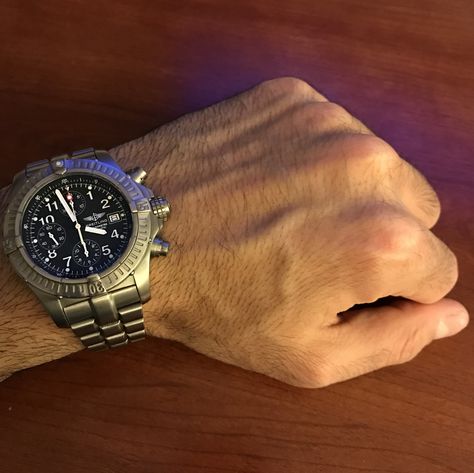 Breitling Chrono Avenger Titanium Seamaster Omega, Breitling Avenger, Breitling Watches, Military Watches, Man Style, Men's Watches, Watch Collection, Gold Bangles, Cool Watches