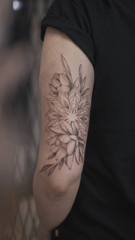 Mandala Tattoo Shoulder, Above Elbow Tattoo, Mandala Arm Tattoos, Snow Flake Tattoo, Wrist Tattoo Designs, Wrist Tattoo Ideas, Tatoo Inspiration, Flower Wrist Tattoos, Mandala Tattoos