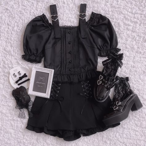 Dark Girly Outfits, Dark Kawaii Outfits, Jirai Kei Outfits, Jirai Kei, Jirai Kei Clothes, Girly Kei, Jirai Kei Jewelry, Larme Kei Fashion, Subcul Jirai Kei