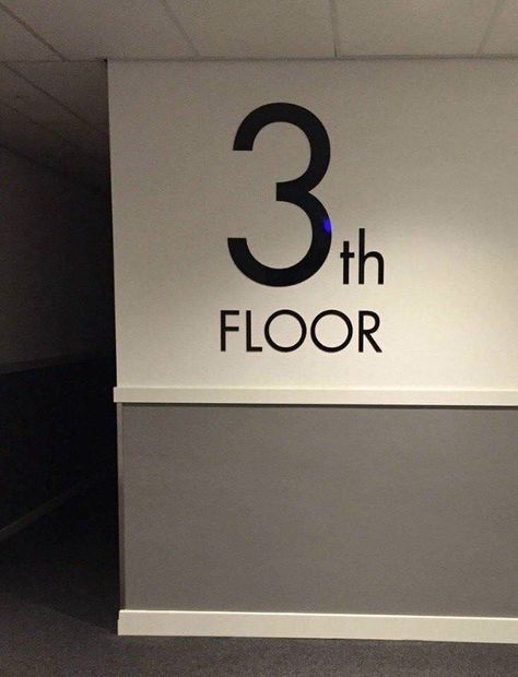 37 Pics That Shouldn't Be Allowed - Funny Gallery Funny Signs Fails, Funny Sign Fails, You Had One Job, Humor Hilarious, Design Fails, One Job, What’s Going On, Funny Fails, Funny Signs