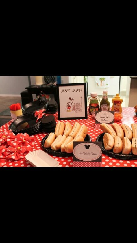 hot dogs Hot Dog Station, Dog Station, Mickey Mouse Bday, Mickey Mouse Clubhouse Party, Minnie Mouse 1st Birthday, Mickey Birthday Party, Minnie Birthday Party, Mickey Mouse Parties, Mickey Mouse Birthday Party