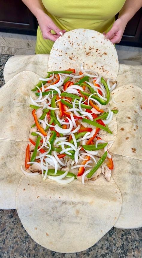 Sheet Pan Quesadilla Recipes, Fajita Sheet Pan Recipe, Ground Beef Fajitas, Pan Quesadilla Recipe, Fajita Sheet Pan, Sheet Pan Quesadilla, Pan Quesadilla, Sheet Pan Quesadillas, Oven Fajitas