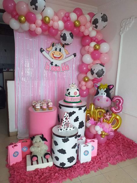 Cow Birthday Parties, 1st Birthday Girl Decorations, Farm Animals Birthday Party, Farm Themed Birthday Party, Princess Party Decorations, Second Birthday Ideas, Cowgirl Birthday Party, Bear Birthday Party