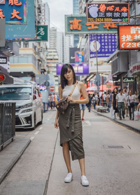 Retro and Elevated: Belt Bag Hongkong Outfit Travel, Hongkong Outfit, Jenny Tsang, Bum Bag Outfit, Belt Bag Outfit, Louis Vuitton Bumbag, Hiking Wear, Japan Outfits, Hong Kong Fashion