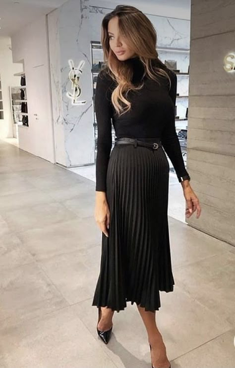 Business Formal Outfit, Business Professional Outfits, Corporate Attire, Look Formal, Chique Outfits, Professional Outfits Women, Business Outfits Women, Business Casual Outfits For Work, Classy Work Outfits