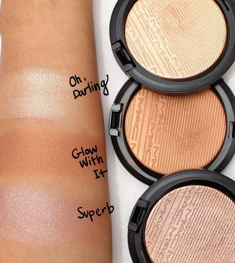 mac extra dimension skinfinish swatches 1 Egyptian Eye Makeup, Mac Bronzer, Bronzer Application, Basic Eye Makeup, Mac Highlighter, Highlighter Swatches, Makeup Tutorial Mac, Best Mac Makeup, Best Highlighter