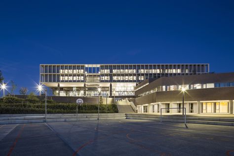 Gallery of High School with international sections of Noisy-le-Grand/Bry-sur-Marne / Ateliers 2/3/4/ - 19 Futuristic School Building, Boarding School Building, Luxury School Building, Future School Design, Luxury High School, Luxurious School, Luxury School, Campus Aesthetic, High School Design