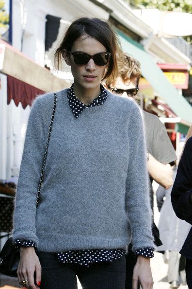 Resultados da Pesquisa de imagens do Google para http://rdujour.com/wp-content/uploads/2 Alexa Chang, Daily Alexa Chung, Alexa Chung Style, Walking Down The Street, Parisienne Chic, Dot Shirt, Glad Rags, Polka Dot Shirt, Looks Street Style