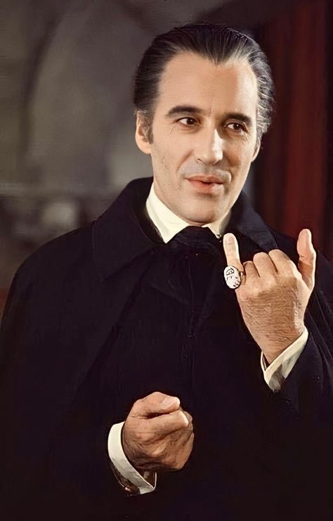 Hammer Horror Films, Creepy Movies, Vlad The Impaler, Vampire Pictures, Peter Cushing, Vampire Love, Christopher Lee, Hammer Films, Fantasy Horror