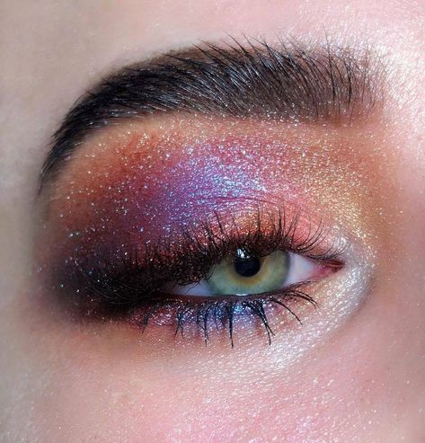 Blue Eyes Red Hair Makeup, Universe Makeup, Galaxy Makeup, Beauty Rules, Heavy Makeup, Make Up Inspiration, Kesha, Make Up Nails, Makeup Hacks