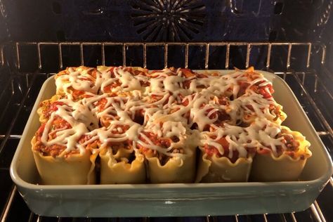 Roll Out Of Bed Bake, How To Cook Lasagna, Lasagna Rolls Recipe, Lasagna Roll Ups, Lasagna Rollups, Lasagna Roll, Recipe Generator, Lasagna Rolls, No Noodle Lasagna