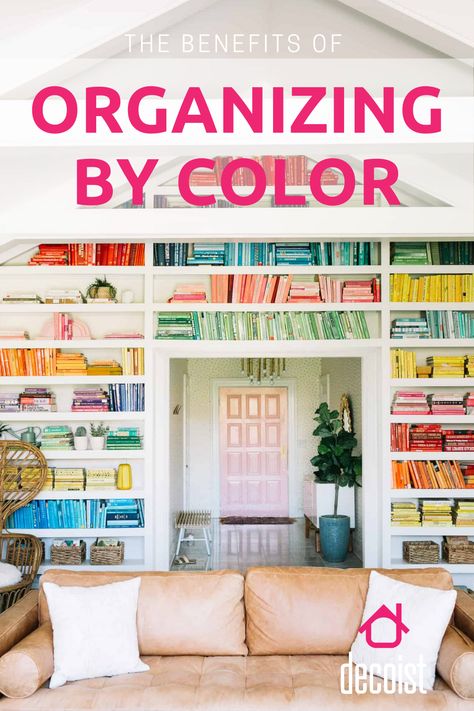 There’s nothing like a rainbow bookshelf to motivate you to get those books and decorative items sorted and displayed! Rainbow Book Organization, Organizing Books By Color, Rainbow Organization, Rainbow Bookshelf, Yarn Display, Elsie Larson, Can Organizers, Rainbow Order, Bookshelf Organization