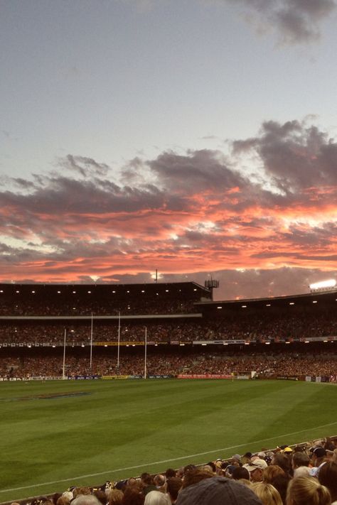 AFL great game , beautiful sunset, perth WA Anfield Stadium Wallpaper Desktop, Square Branding, Color Widgets Ideas, Afl Aesthetic, Footy Games, Afl Wallpaper, Essendon Football Club Wallpaper, Carlton Afl, Afl Carlton