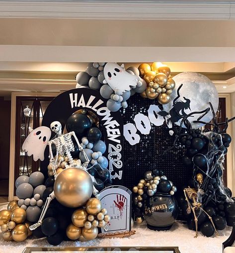 #halloween2023🎃👻🕷️ | Instagram Halloween Backdrop Photobooth, Halloween Theme Party Ideas, Halloween Backdrop Ideas, Backdrop Business, Halloween Balloons Decorations, Decoracion Halloween, Halloween Backdrops, Christmas Hand Painted, Dulces Halloween