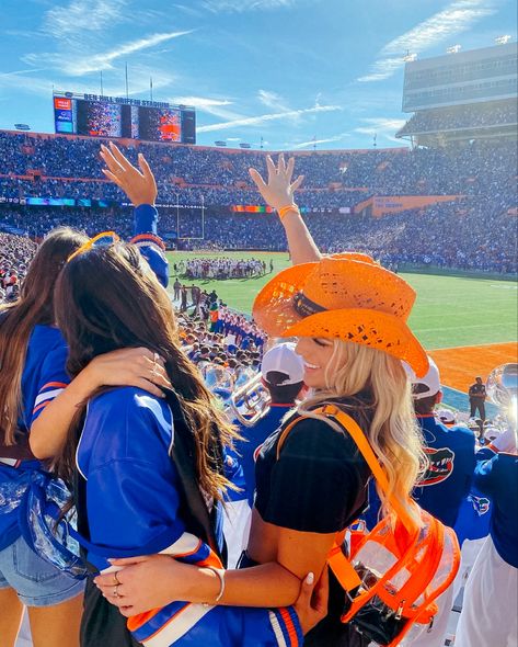 Florida Football Game Outfit, Uf Sorority, Uf Panhellenic, Florida Game Day Outfit, Gator Tailgate Outfit, Orange And Blue Football Outfit, Florida College, Go Gators, Gameday Aesthetic