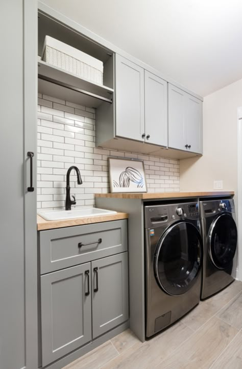 Laundy Room, Custom Laundry Room, Laundry Room Wallpaper, Dream Laundry Room, Laundry Room Closet, Mudroom Laundry Room, Laundry Room Layouts, Laundry Room Renovation, Laundry Design