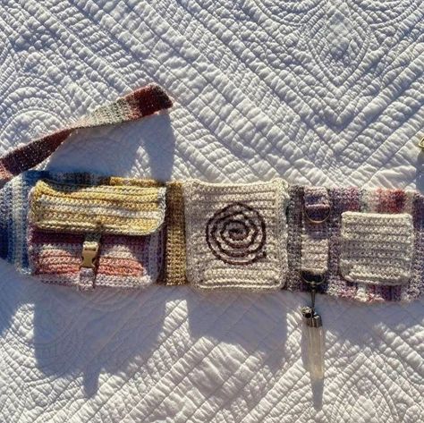 the Loaded waistbelt loaded with whimsical details 🌀🫶🏻🌿 @byarnsley has created this beautiful piece and I am beyond impressed of how much of her style and personality she has put into her waistbelt 🌞 the texture and the cargo details! 🔮 Thank you Eva for making something so cool!! 🤍 find the pattern in my bio 🔗 _ #crochetbelt #crochetpattern #yarncreations #patterndrop #waistbelt #crochetersofinstagram Crochet Details On Clothes, Details On Clothes, Crochet Alphabet, Quick Crochet Projects, Crochet Belt, Crochet Pokemon, Crochet Stitches Guide, Crochet World, Fabric Yarn