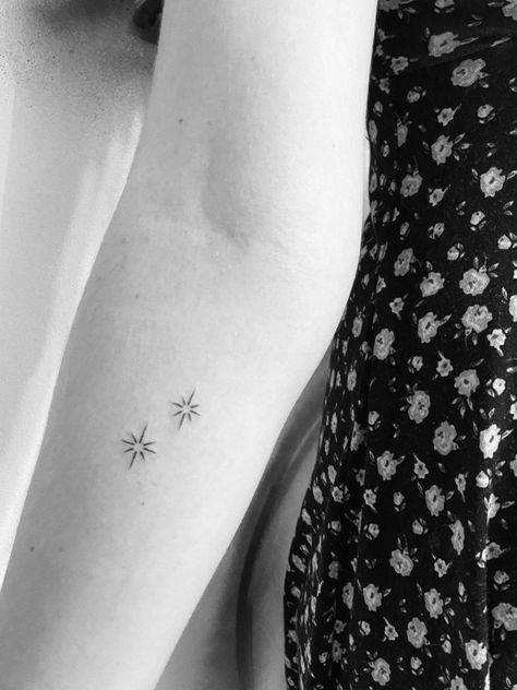 Second Star Tattoo, Peter Pan Tattoo Star, Second Star To The Right Tattoo, Fineline Star Tattoo, Minimal Star Tattoo, Peter Pan Star Tattoo, Tattoos For Mum, Minimalist Star Tattoo, Morning Star Tattoo