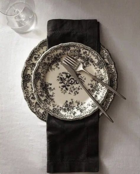 Zara Home Floral Earthenware, Aesthetic Silverware, Black Dishes Table Setting, Zara Home Plates, Crockery Aesthetic, Zara Home Kitchen, Wedding Dinnerware, Crockery Design, Table Setting Decor