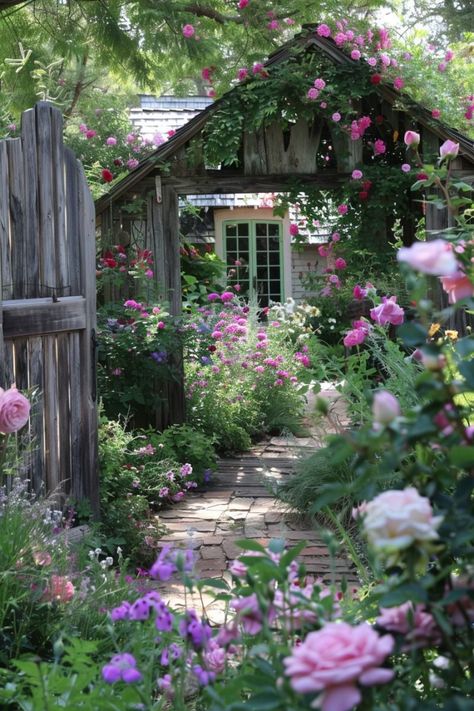 Garden Shack, Garden Paths And Walkways, Small Cottage Ideas, Small Cottage Designs, Cottage Design Ideas, Cottage Garden Borders, Magical Cottage, Lilac Garden, Cottage Garden Ideas