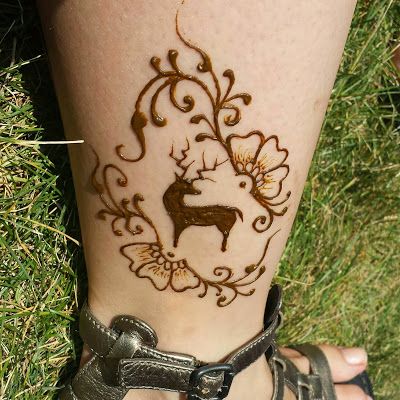 Christmas Mehendi Design, Henna Christmas Designs, Henna Animal Designs, Christmas Henna Design, Henna Designs Animals, Contemporary Henna, Christmas Henna, Animal Henna Designs, Henna Animals