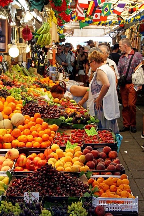 Outdoor Market Aesthetic, Food Market Aesthetic, Mercado Aesthetic, Fruits Aesthetic, Brazil Food, Produce Market, Vegetable Pictures, Street Food Market, Italian Street