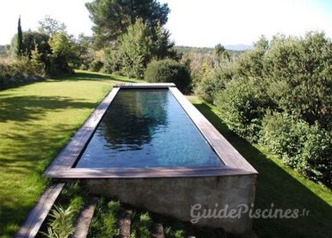 Hillside Pool, Country Pool, Ideas De Piscina, Kolam Koi, Slope House, Natural Swimming Ponds, Garden Swimming Pool, Small Pool Design, Natural Swimming Pools