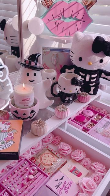 Halloween Bed, Welcome October, Hoco 2024, Hello Kitty Room Decor, Hello Kitty Decorations, Hello Kitty Bedroom, Hello Kitty Gifts, Hello Kitty Videos, Halloween Bedroom