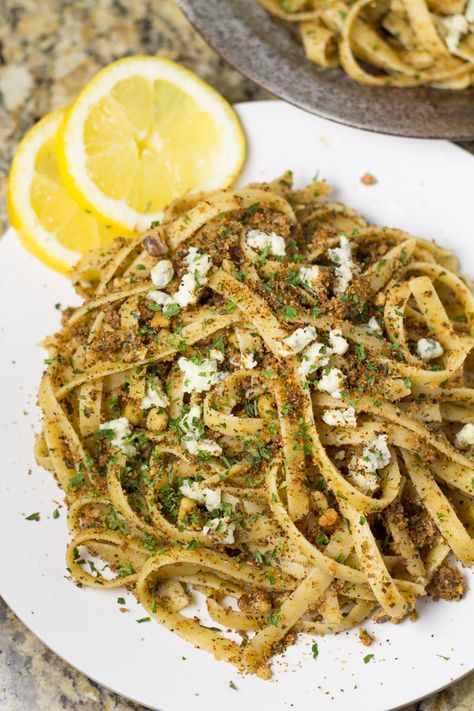 Blue Cheese Pasta with Lemon and Walnuts Cheese Pasta Dishes, Blue Cheese Pasta, Pasta With Lemon, Pasta Side, Blue Cheese Recipes, Yummy Pasta, Cheese Sauce For Pasta, Blue Cheese Sauce, Pasta Noodle Recipe