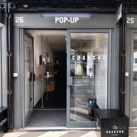 25 Eye Popping Pop-up Shop Examples to Inspire Your Small Business - Eyewear Shop at Pop-up Mall Shop In Shop, Sale Windows, Fabric Display, Eyewear Shop, Pop Up Event, Pop Up Shops, Pop Up Store, Pop Up Shop, Inspiration Style