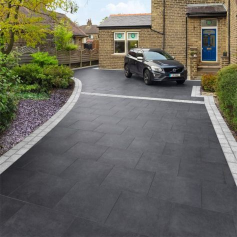 An article on how to use large paving slabs on a driveway Tarmac Driveways, Modern Driveway, Asphalt Driveway, Driveway Paving, Driveway Design, Driveway Landscaping, Concrete Contractor, Stamped Concrete Patio, Paving Slabs