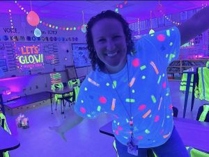 Glow Day Classroom, Glo Party, Neon Classroom, Dzimšanas Diena, Glow Projects, Multiplication Tricks, Perfect Student, Glow Games, Glow Day