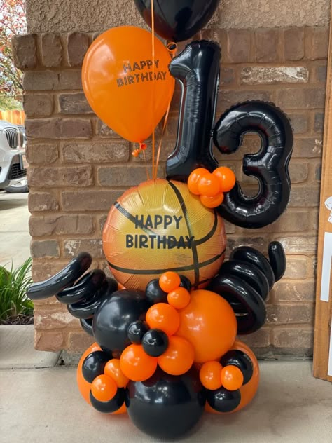 Basketball Balloon Decorations, Basketball Balloon Garland, Basketball Balloons, Basketball Balloon Bouquet, Basketball Balloon Arch, Basketball Themed Birthday Party, Basketball Theme Birthday, Football Balloons, Basketball Decorations