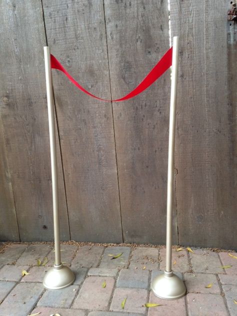 DIY Hollywood Movie Stanchion Stanchions Diy, Diy Red Carpet, Rat Pack Party, Haunted Hollywood, Deco Cinema, Hollywood Birthday Parties, Hollywood Birthday, Kids Awards, Movie Themed Party