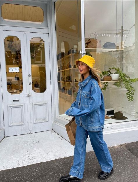 Amsterdam Outfit, Logo Instagram, Skandinavian Fashion, Denim On Denim, Italy Outfits, All Jeans, Double Denim, Looks Street Style, Outfit Look