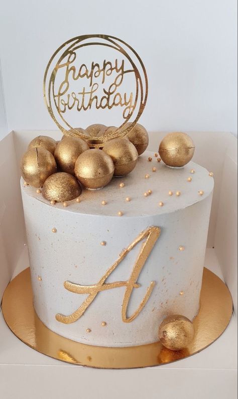 Golden Birthday Cake Ideas, Golden Birthday Cakes, Modern Birthday Cakes, Cake For Boyfriend, Golden Cake, Gold Birthday Cake, Birthday Cake For Him, Elegant Birthday Cakes, The Golden Ratio