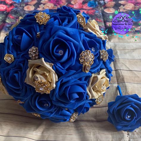 Royal Blue And Gold Quinceanera Ramo, Royal Blue And Gold Quince Bouquet, Royal Blue And Gold Bouquet Quinceanera, Royal Blue Quinceanera Ramo, Royal Blue Ramo Quince, Royal Blue And Gold Quinceanera, Wedding Manifestation, Royal Blue Bouquet, Royal Bouquet