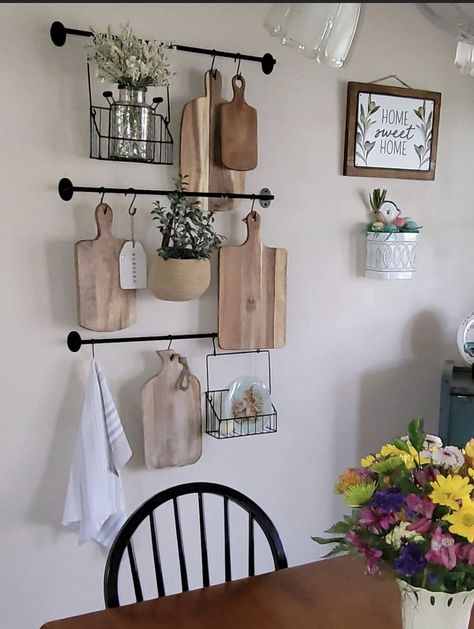 Kitchen Wall Hanging Decor, Functional Kitchen Wall Decor, Pantry Wall Organization Ideas, Empty Wall In Kitchen Ideas, Decor Above Stove, Kitchen Empty Wall Ideas, Blank Wall In Kitchen, Empty Kitchen Wall Ideas, Ikea Hanger