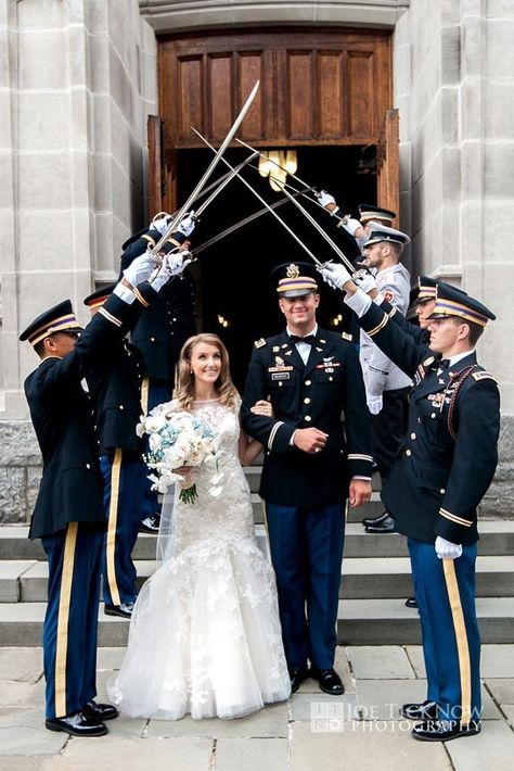 Military Wedding Army, Military Photoshoot, Air Force Wedding, Military Marriage, Military Weddings, Marriage Pictures, Military Couple, Army Wedding, Military Relationships