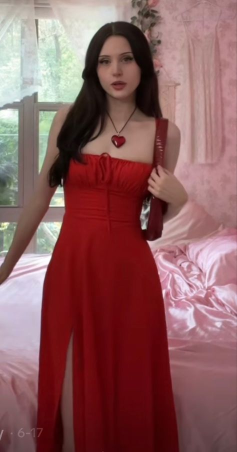 Sundress Outfit, Red Sundress, Red Clothes, Extra Outfits, Soft Gamine, Bright Spring, Red Outfit, Cute Fits, Brunettes