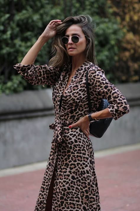 B and B Blog, Fashion Blogger, Women's Fashion, Hair Tutorials, Makeup Tutorials, Accessories Printed Dress Outfit, Leopard Print Outfits, Mode Prints, Animal Print Outfits, Leopard Prints, Winter Dress Outfits, Animal Print Skirt, Animal Print Fashion, Leopard Dress