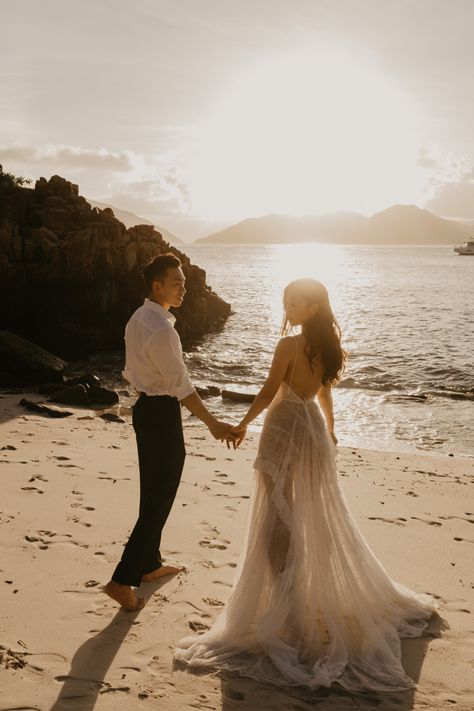 Dreamy Prewedding Photoshoot, Bali Prewedding Ideas, Beach Prewedding Ideas, Sunset Prewedding Shoot, Beach Pre Nup Shoot, Outdoor Prewedding Concept, Pre Wedding At Beach, Prewed Beach Photo Ideas, Yacht Prenup Shoot