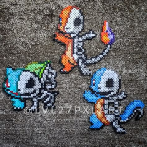 Modele Pixel Art, Pokemon Bead, Pokemon Halloween, Pixel Art Pokemon, Perler Creations, Pokemon Perler Beads, Pearl Beads Pattern, Fuse Bead Patterns, Art Perle