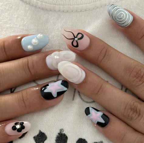 Sign Aesthetic, Hippie Nails, Nail Time, Edgy Nails, Beauty Aesthetic, Summery Nails, Cute Gel Nails, Soft Nails, Minimalist Nails