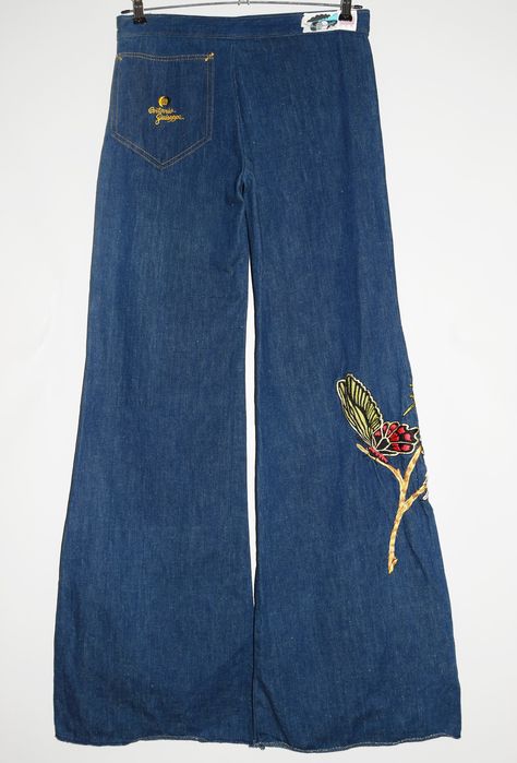 "Vintage Antonio Guiseppe embroidered denim jeans with snap button, zip fly and butterflies embroidery from the 70's, made in USA - Size tag: Please always check measurements before buying. Size tag is faded, On the top fits like Women's M/L but the jeans are very long, so please check measurements. - Measurements (laying flat): Waist: 16\" Outleg: 46\" Inleg: 35.5\" Thigh: 11.5\" Rise: 10.5\" Leg opening: 13.5\" -Wear: /Please see images for details/ Good vintage condition. Fabric pulls/bubbles 90s Does 70s, Vintage Clothes Aesthetic, 70 Pants, Butterflies Embroidery, 70s Clothes, 70s Jeans, Cool Jeans, Happy Clothes, Jean Vintage